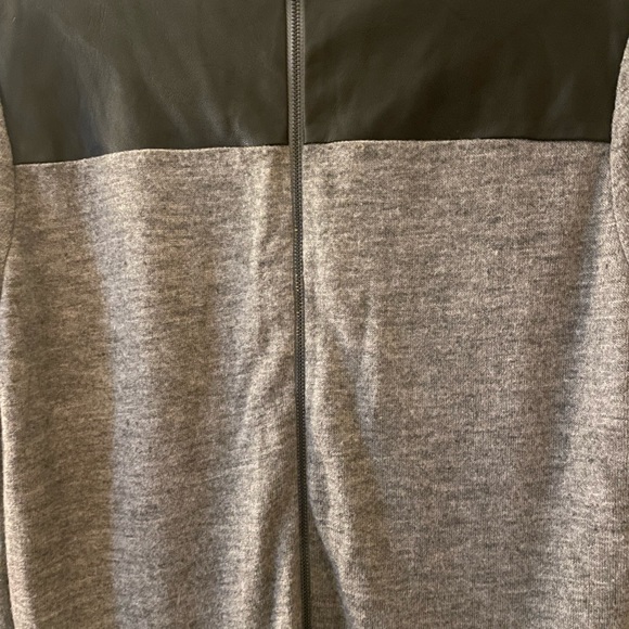 THML Dress - Picture 2 of 3